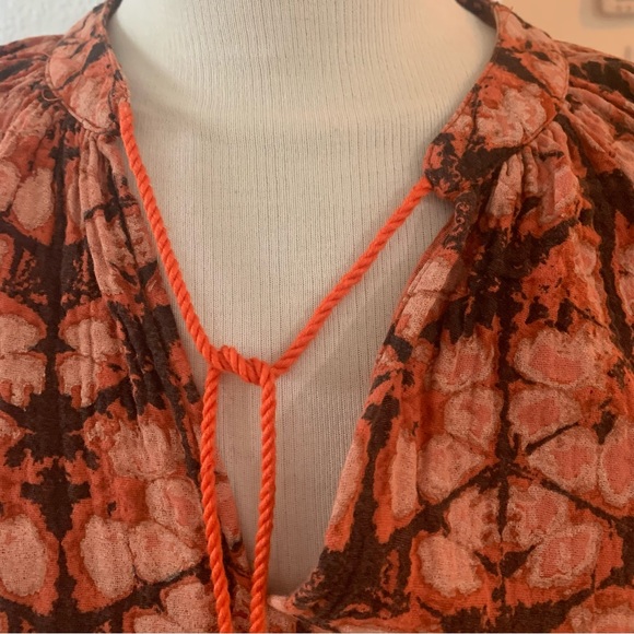 Anthropologie Porridge Peasant Blouse. Spliced neck with tassel tie. 100% cotton - Picture 4 of 15